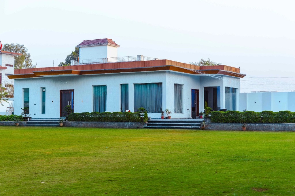 FS-9006 4BHK Farmhouse