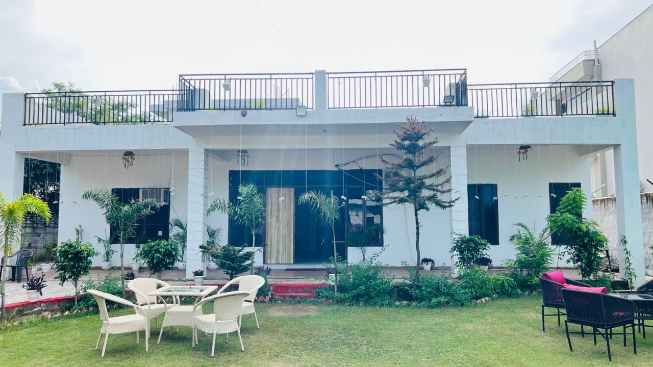 FS-9008 4BHK Farmhouse