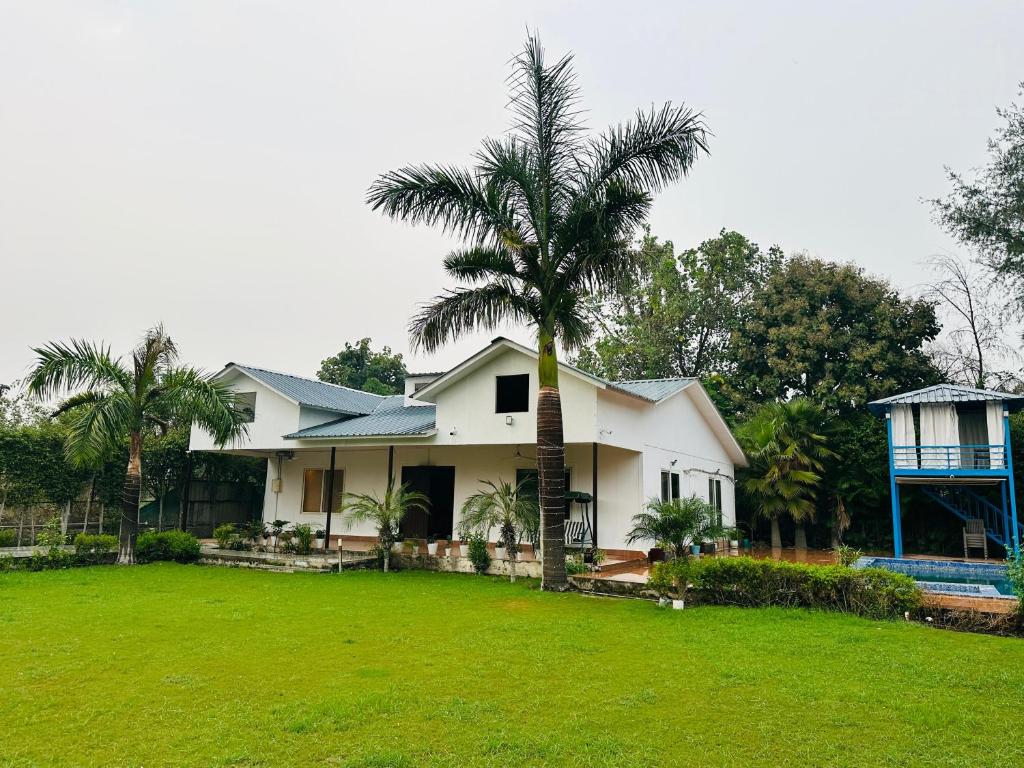 FS-80012 3BHK Farmhouse