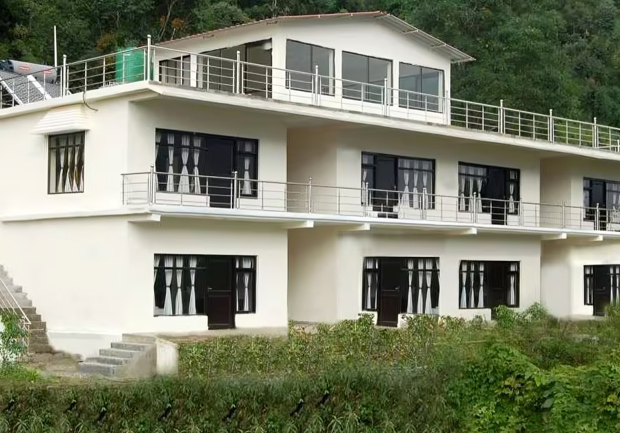 Shiva Solace Hotel in Bhimtal – Best Lake View Stay in Uttarakhand | Stays7